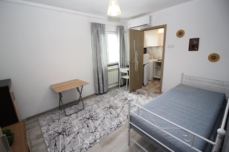 Titan, Postavarului, garsoniera mobilata, 10 minute metrou